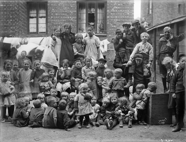 Barn i Gråbeingården Lakkegata 71 ca 1925-30. A.B.