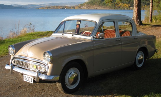 Hillman er den den bilen fra Rootes konsernet som det finnes flest biler av i Norge og i klubben vår. De mest vanlige modellene er Minx, Super-Minx. Imp og Hunter. I perioden 1951 til 1969 ble det solgt 12.443 Hillman. Under er noen eksempler på disse.

