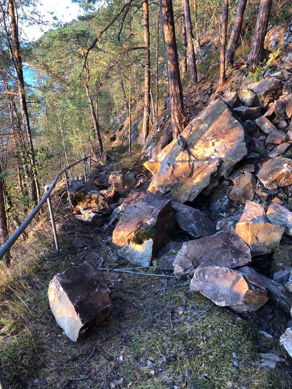 Sikring av stien ned til stranda