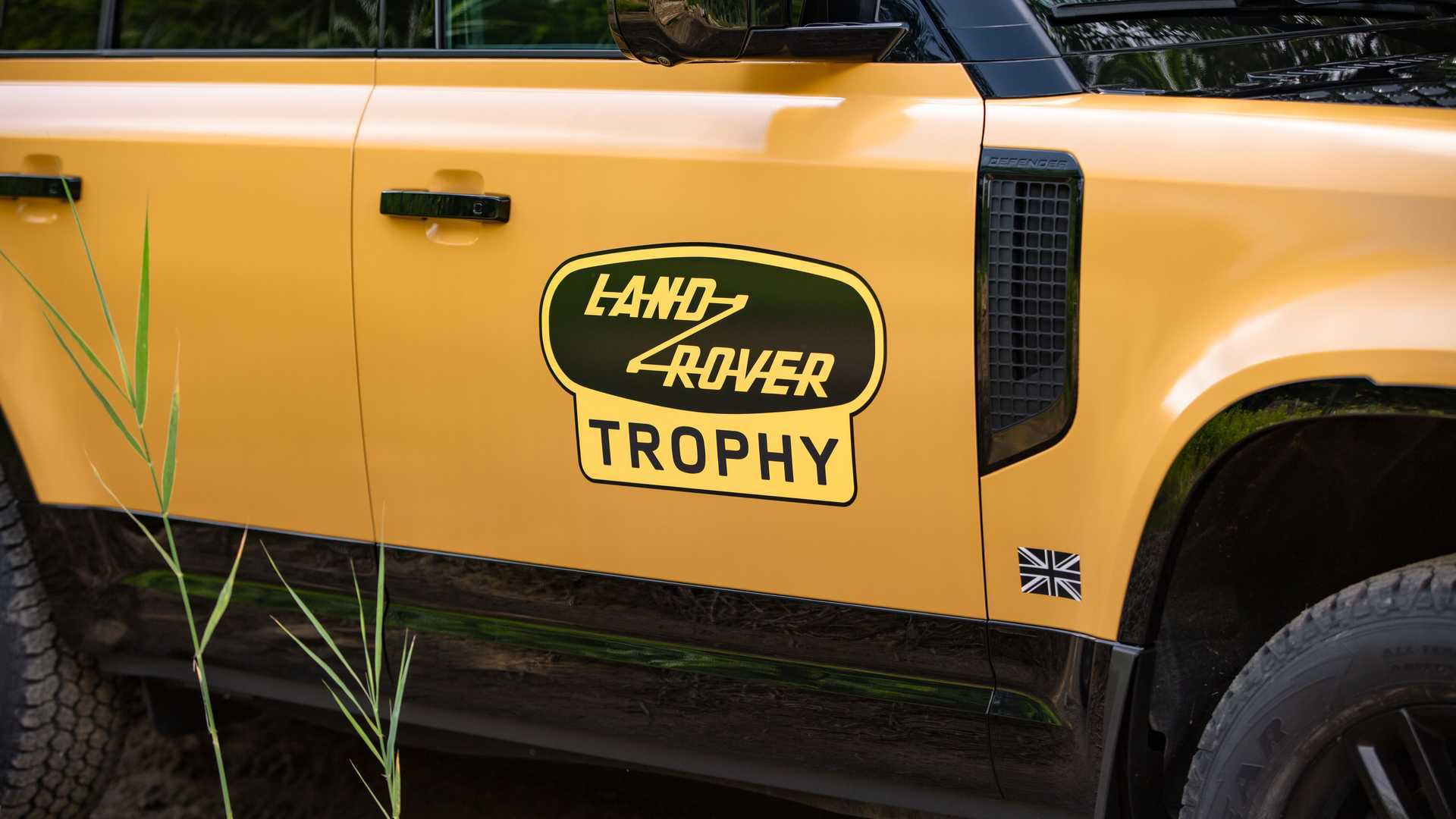land-rover-defender-trophy-edition-badge.jpg