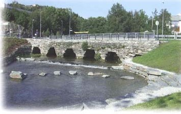 Broen og område ble restaurert av Nesttunvassdragets venner i 2007 med støtte fra Statens vegvesen, Norgesgruppen, Harald Østerbø og Kaffehuset Friele AS.