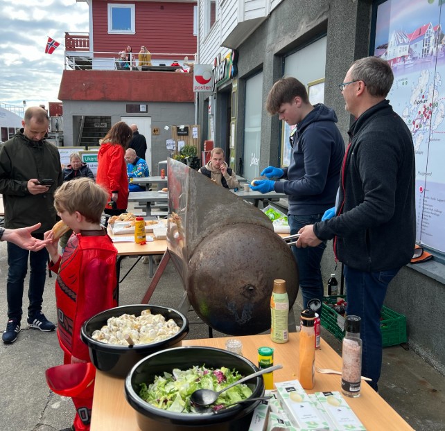 Joker har varme griller til påskeskirennet