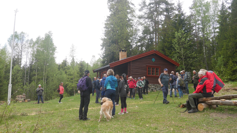 2025.05.11 Fredsmarsjen. Første stopp ved Sterkerud. Foto Grunde Vale.