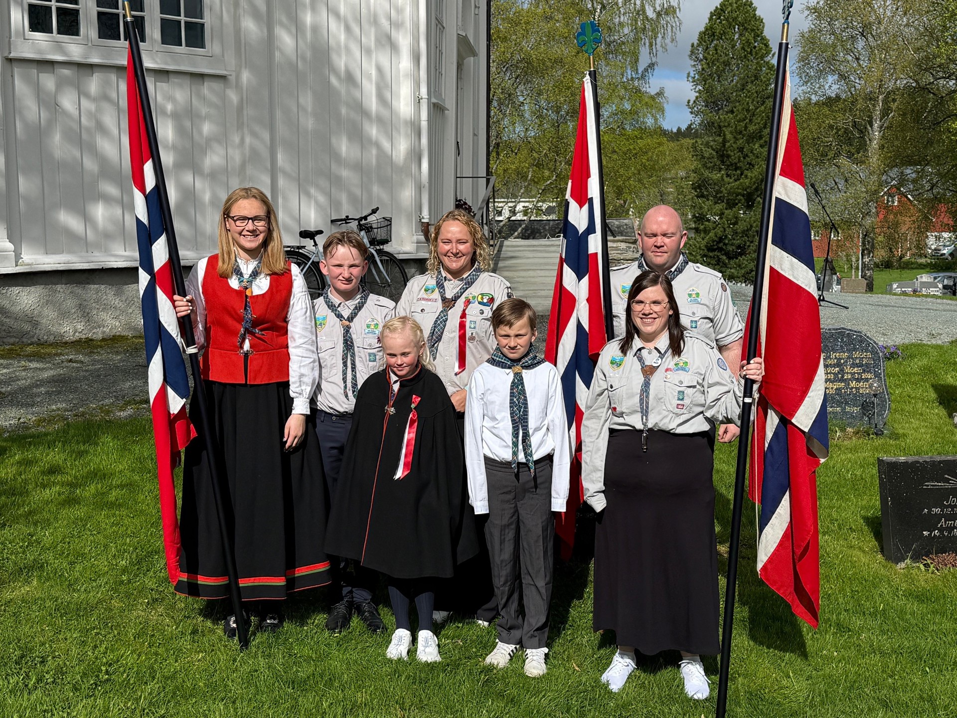 Kransnedleggelse ved Klæbu kirke 17. mai kl. 09.30