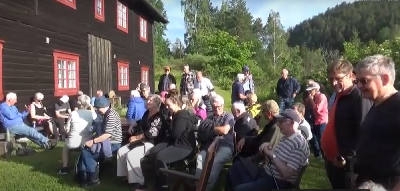2025.06.17 Gjersjøelva. Før omvisning på museet. Foto Grunde Vale.