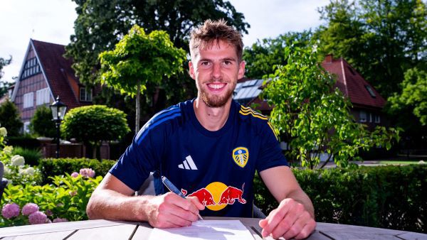 Anton Stach klar for Leeds