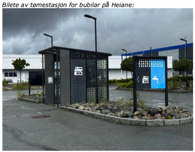 Bobil ved tømmestasjon – illustrasjonsbilde