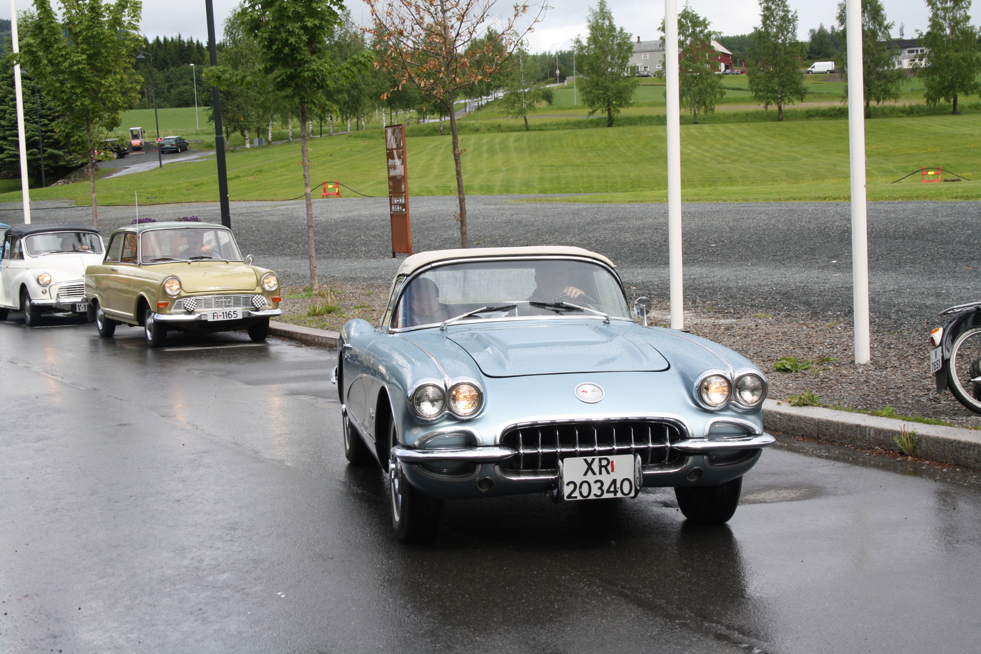 12 Svein i sin Corvette.JPG