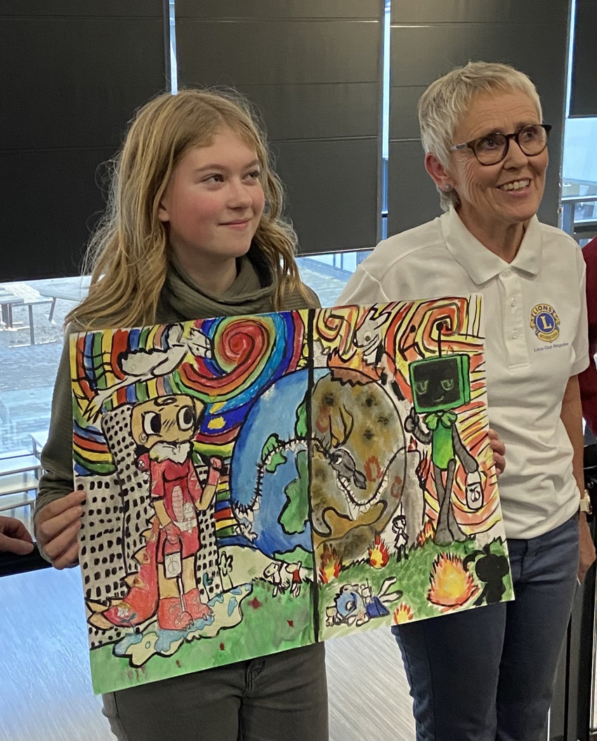 Moelv skole deltar i Fredsplakatkonkurransen!