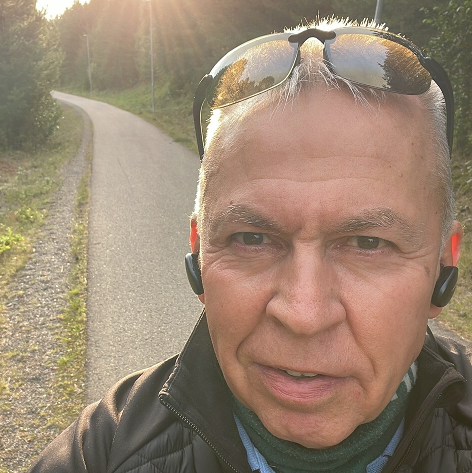 Stig Henriksen style=