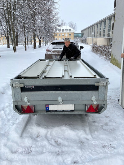 Her trengs det styrke. Njål laster opp. 