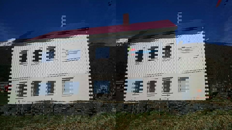 Historien bak Grendehuset Fjordgløtt.