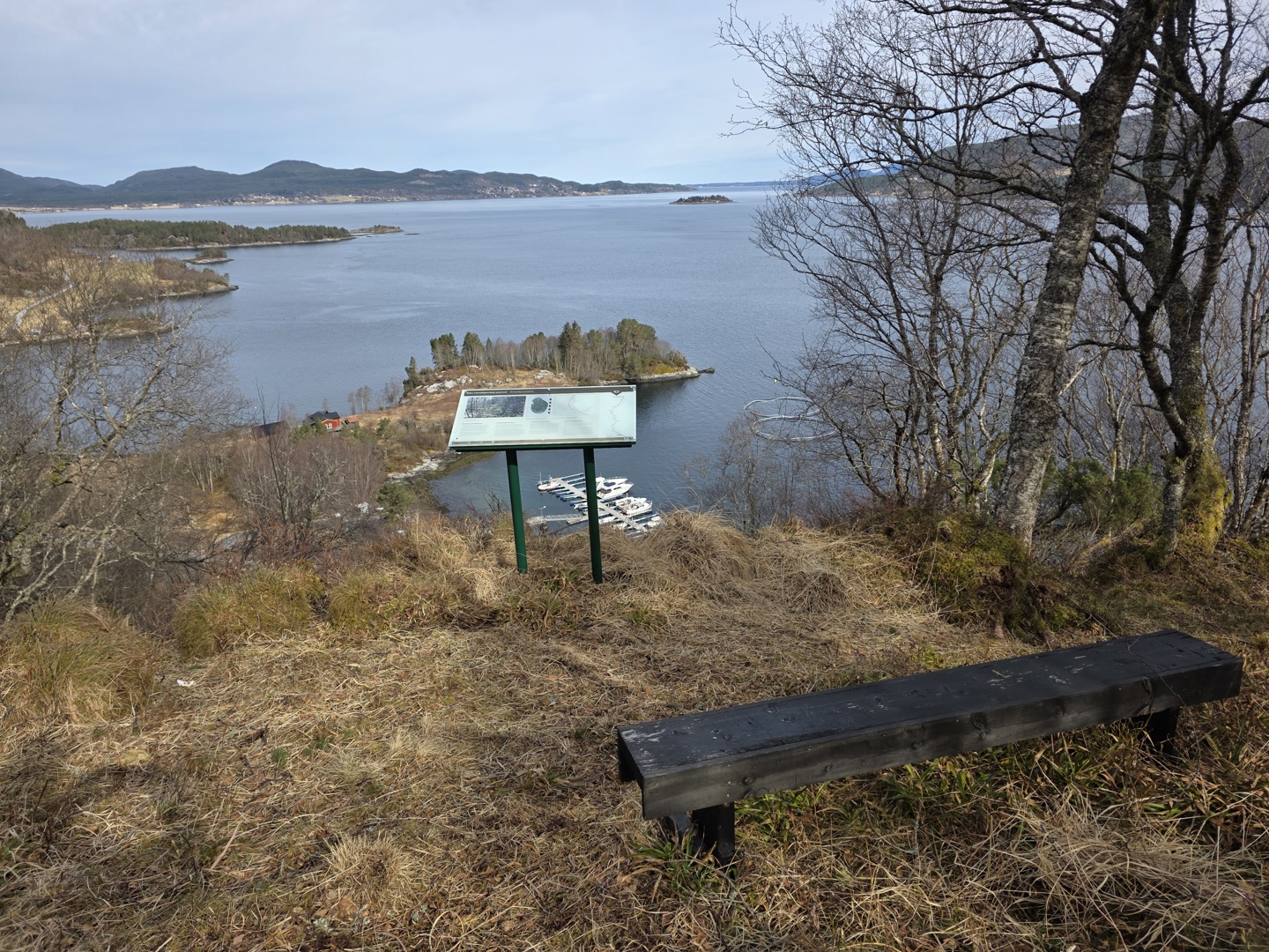 Med finværet starter dugnadsarbeidet.