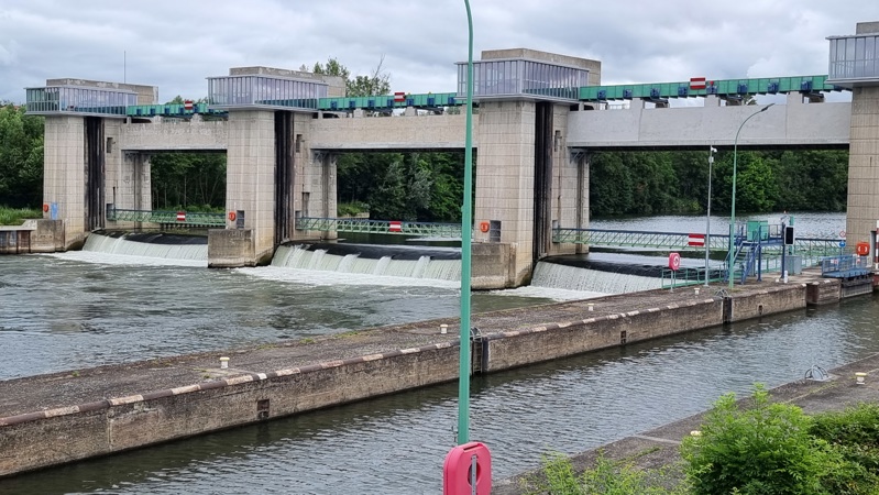 Barrage-écluse d'Andrésy. Andrésy Demningen og slusen er en reguleringsdemning for Seinen utstyrt med to sluser