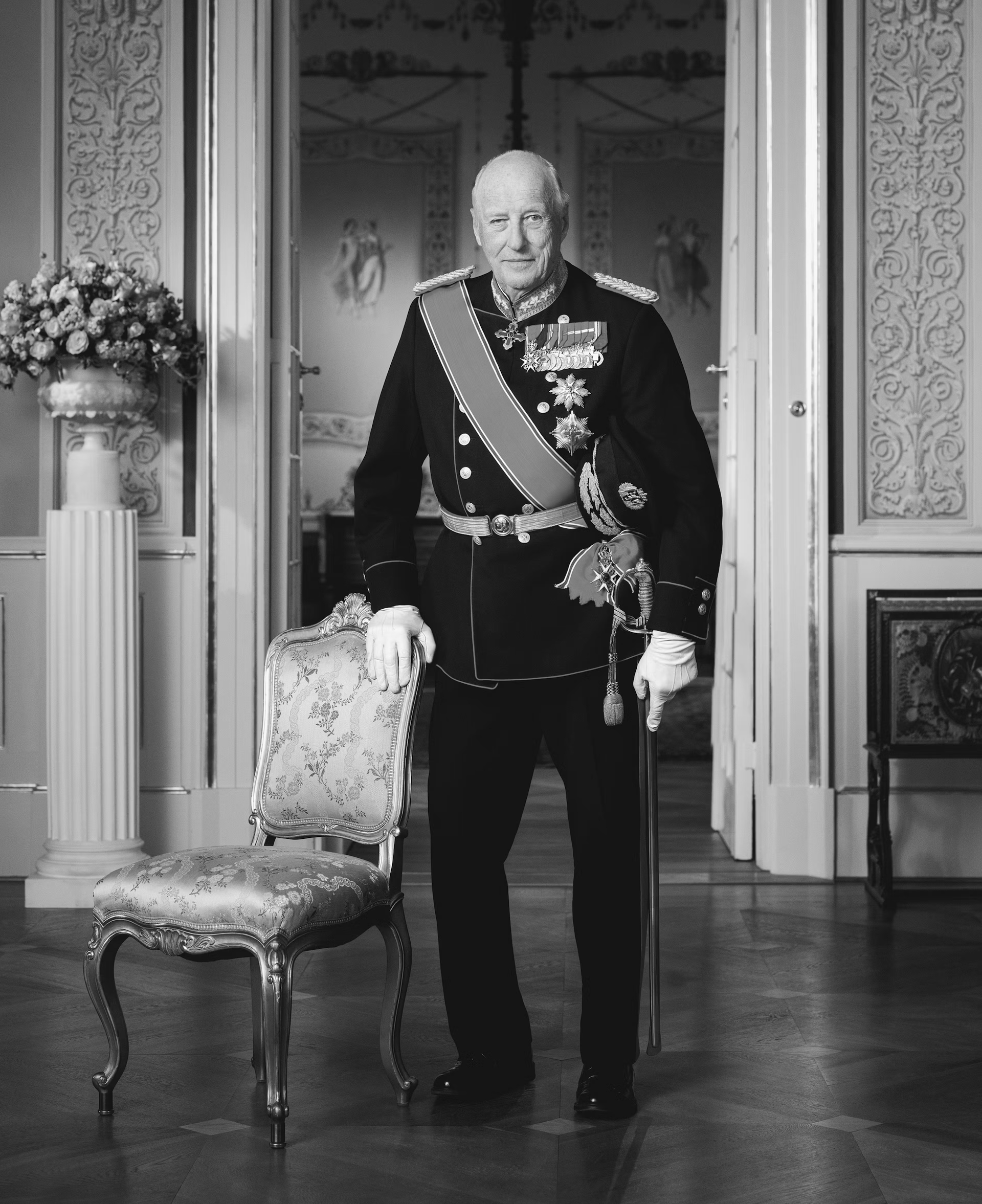 NVIOs høye beskytter Kong Harald V har gått bort