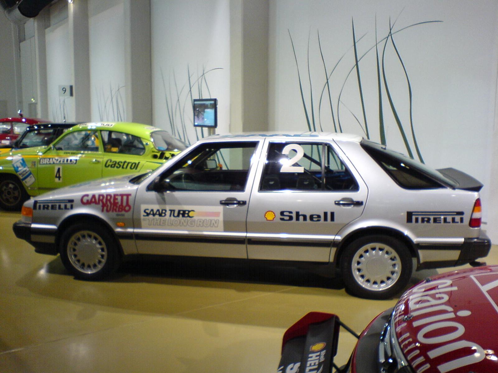 Saab 9000 Turbo 16 fra rekordkjøringen på Talladega, utstilt i Saab-museet
