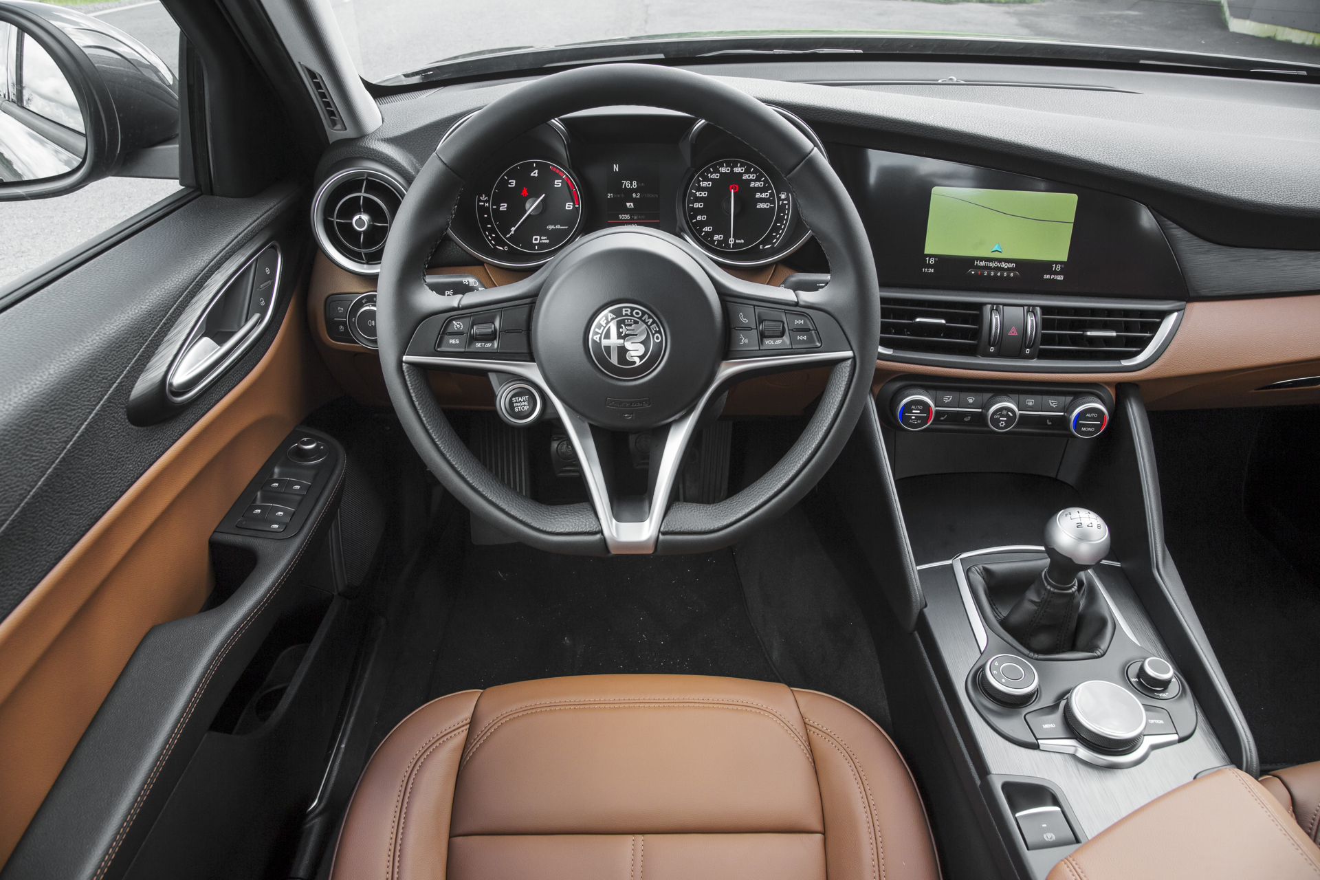 alfaromeo_giulia_160823_12.jpg