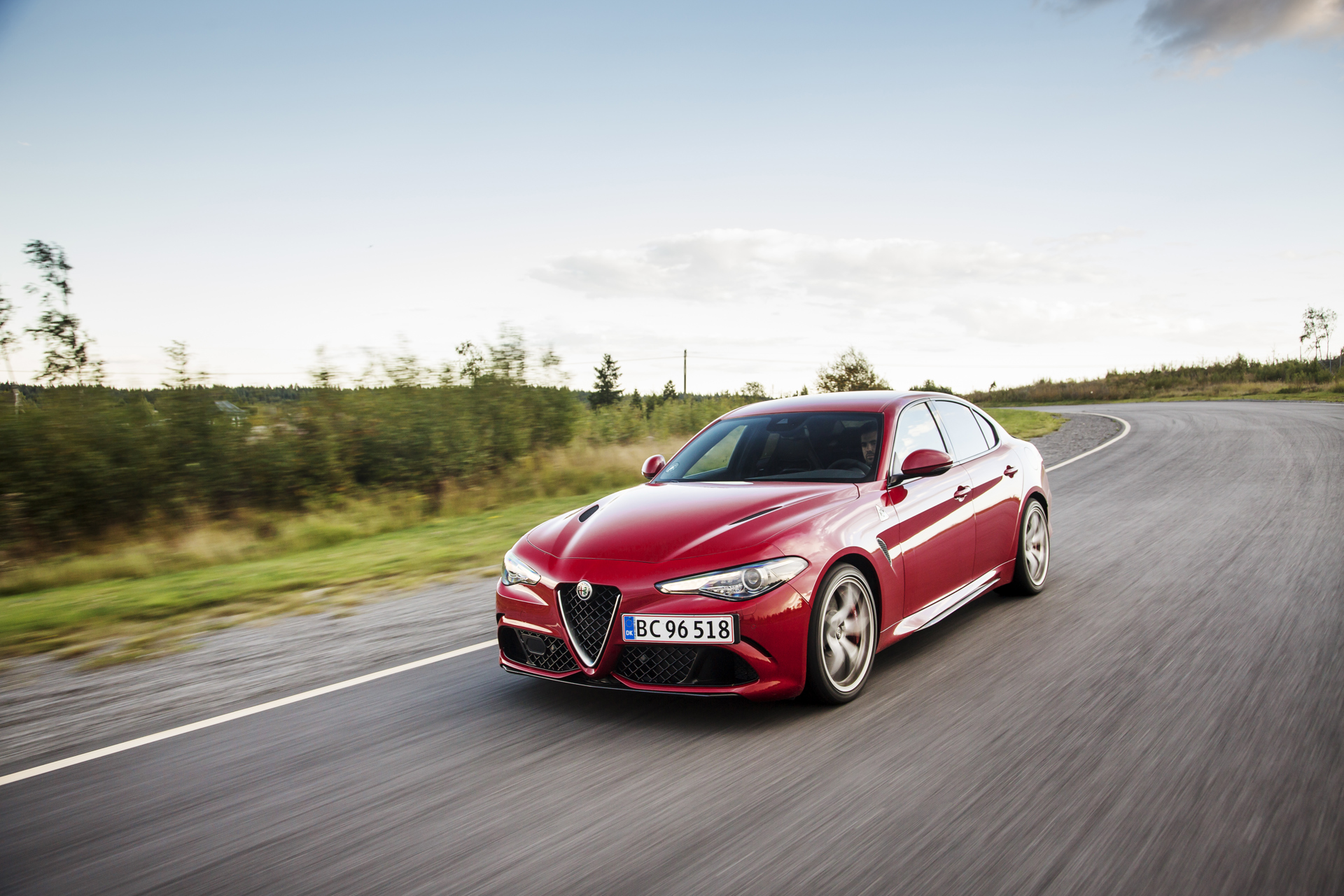 alfaromeo_giulia_q_160823_01.jpg