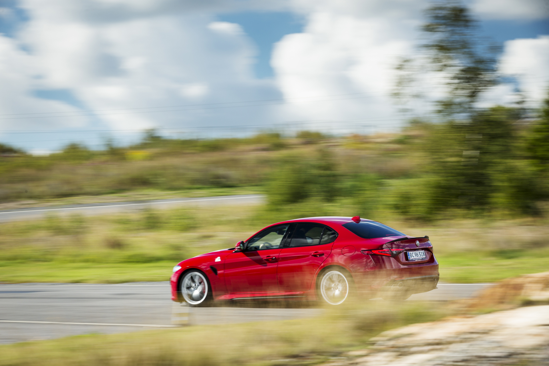 alfaromeo_giulia_q_160823_05.jpg