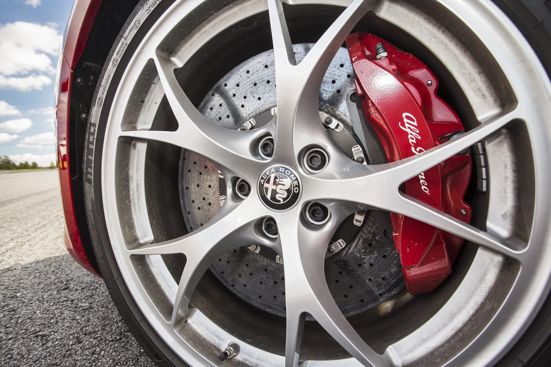 alfaromeo_giulia_q_160823_06.jpg