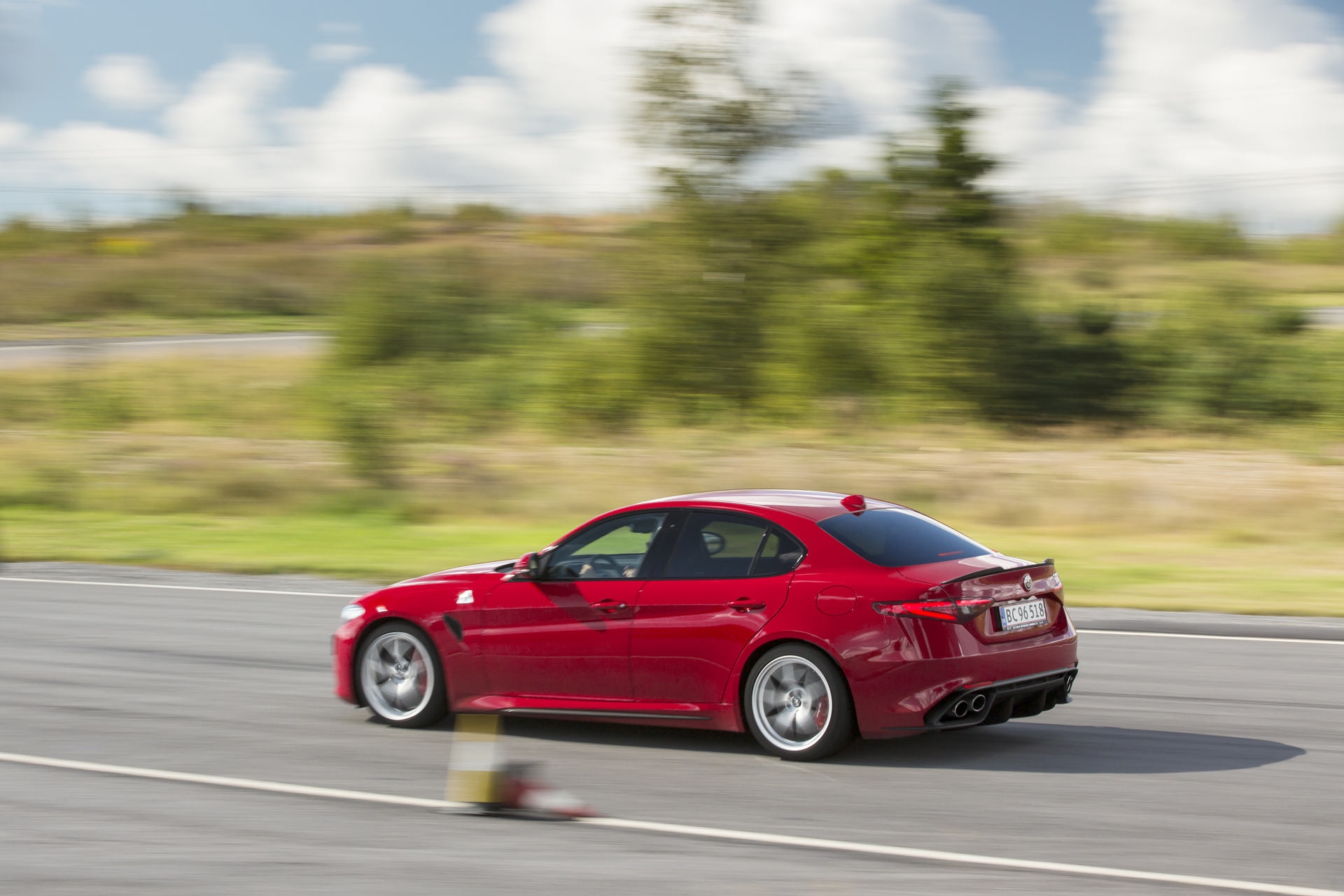 alfaromeo_giulia_q_160823_10.jpg