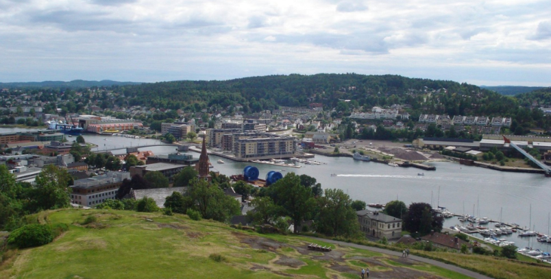 Nøtterøy sett fra Slottsfjellet.PNG