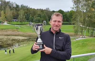 https://i.styreweb.com/v1/photoalbum/1487218/OUS_Golfmester_2019_Einar_S%c3%a6tra.jpg?width=400&autorotate=true&width=1024&quality=90