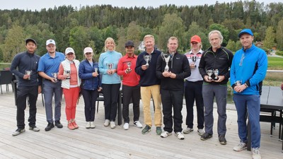 https://i.styreweb.com/v1/photoalbum/1487219/OUS_Golfmsterskap_2019_Premie_vinnere_i_alle_klasser.jpg?width=400&autorotate=true&width=1024&quality=90