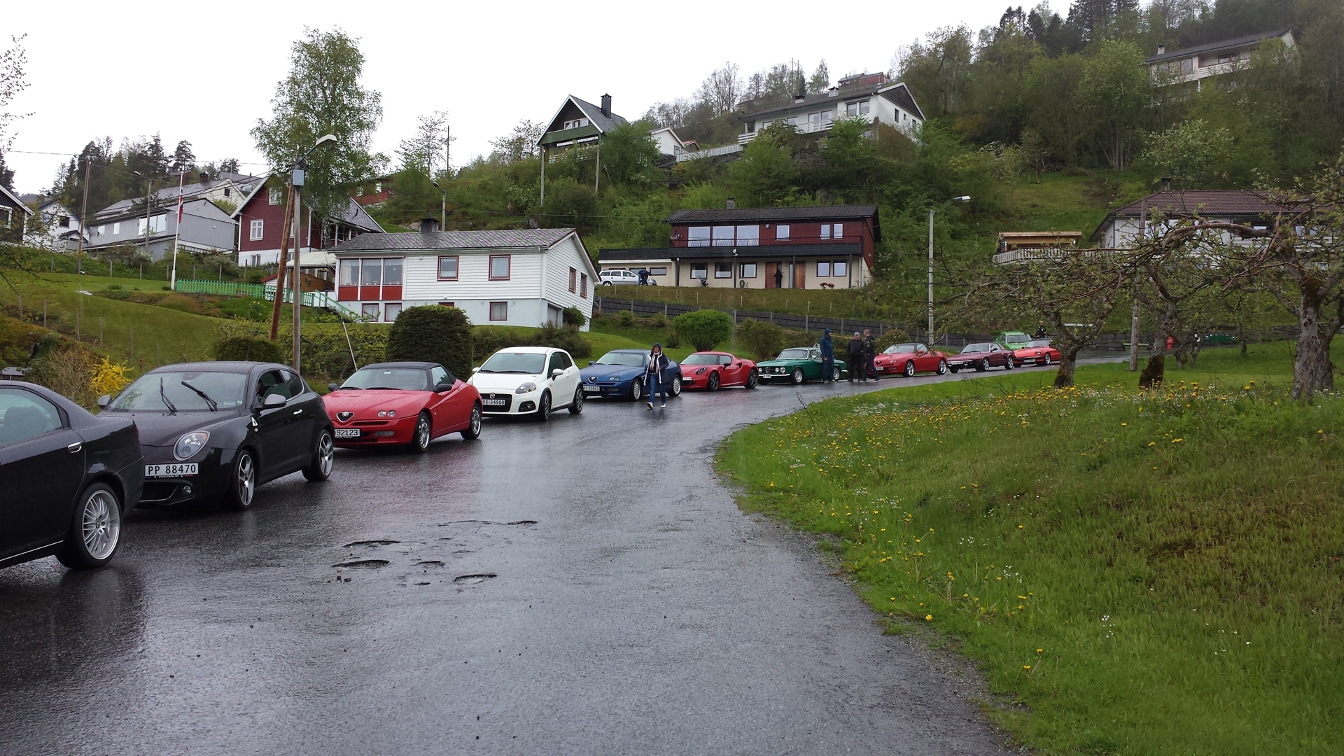 019 Ulvik - Mens vi venter pÜ omvisning pÜ siderie