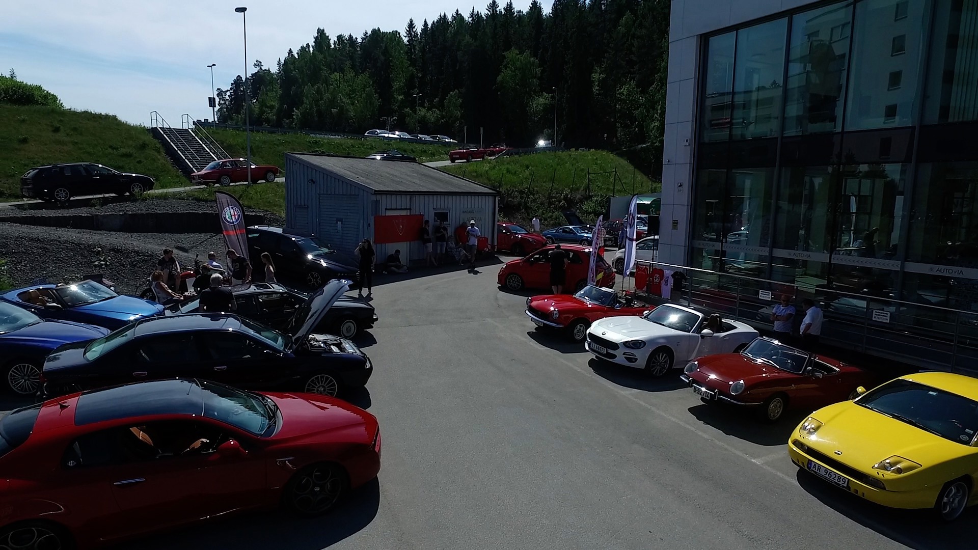 Drone_midtpåparkering.jpg