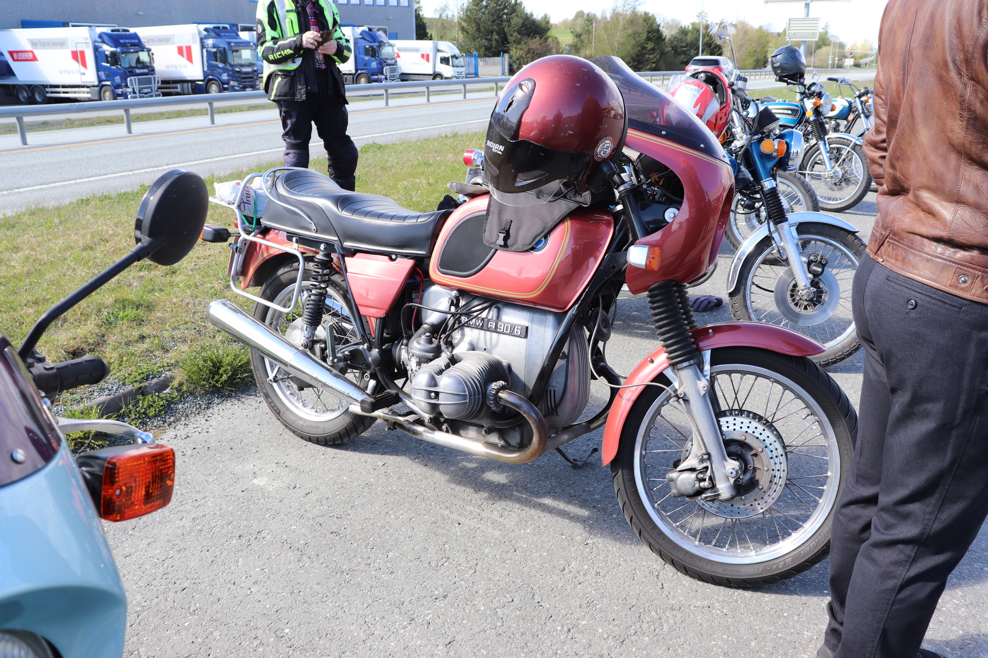 15 BMW R90.JPG