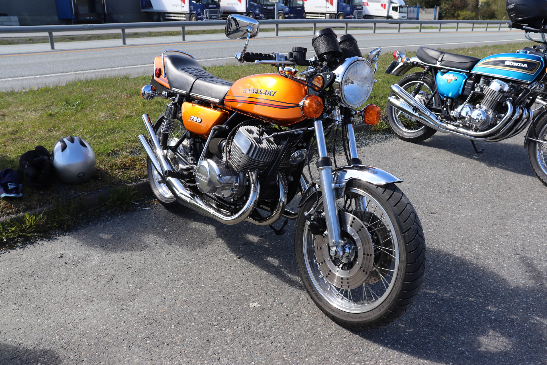 17 Kawasaki 750.JPG