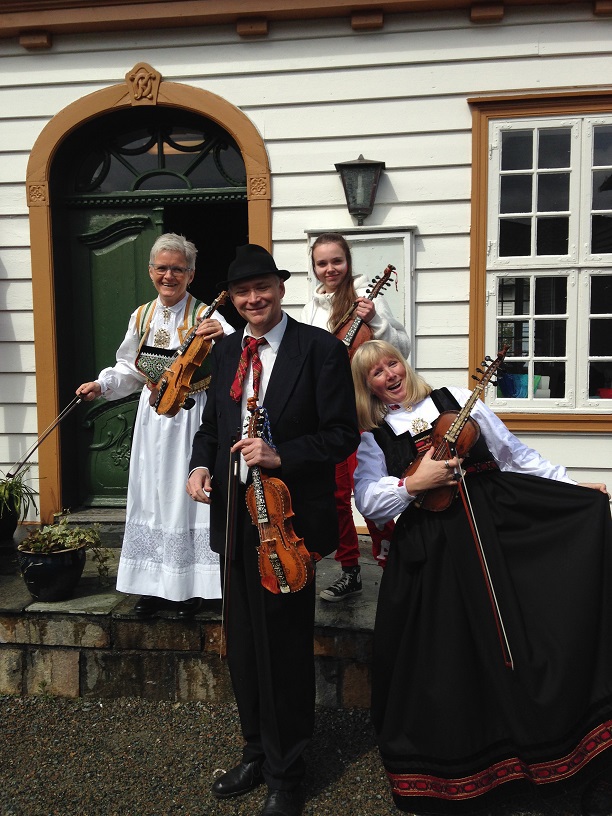 17. mai på Luranetunet