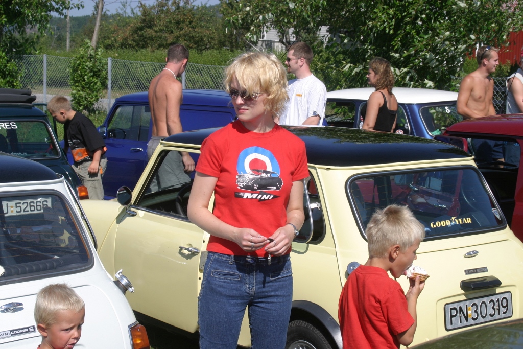 Mini_tshirt01 (1024x683).jpg
