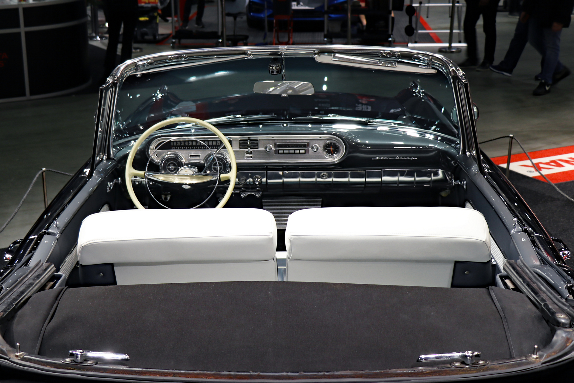 001-1957 Pontiac Star Chief convertible 07, Eier-m
