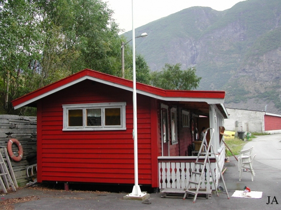 2001 Maling av klubbhus JA (3).JPG
