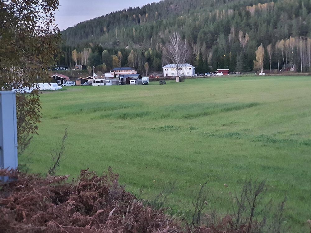 Tok et bilde av leiren vår md god hjelp av bonden