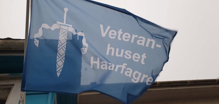 Veteranhuset Haarfagre flagg ute = velkommen inn.
