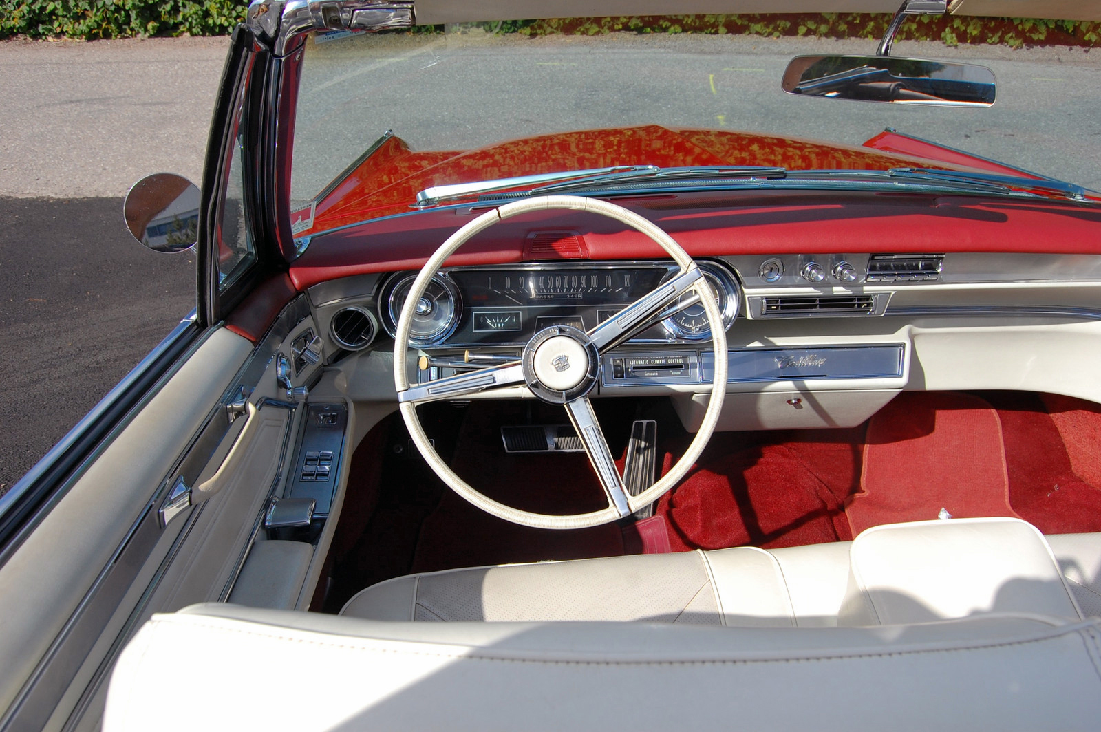 131-1965 Cadillac deVille convertible 05.jpg