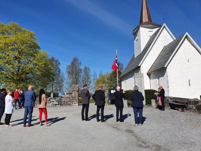 Mange kom til Sørum kirke på 8. mai
