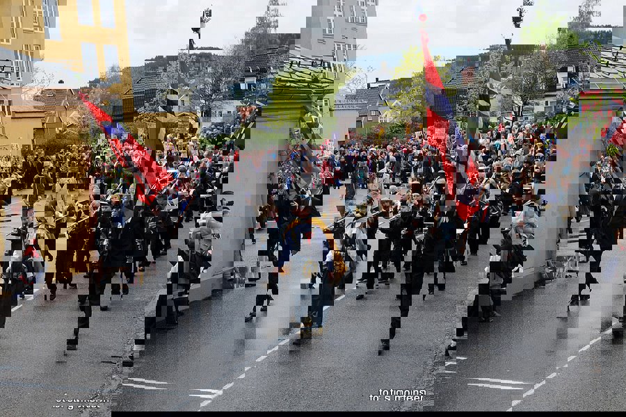 282676_10150835793197653_821698576_n.jpg