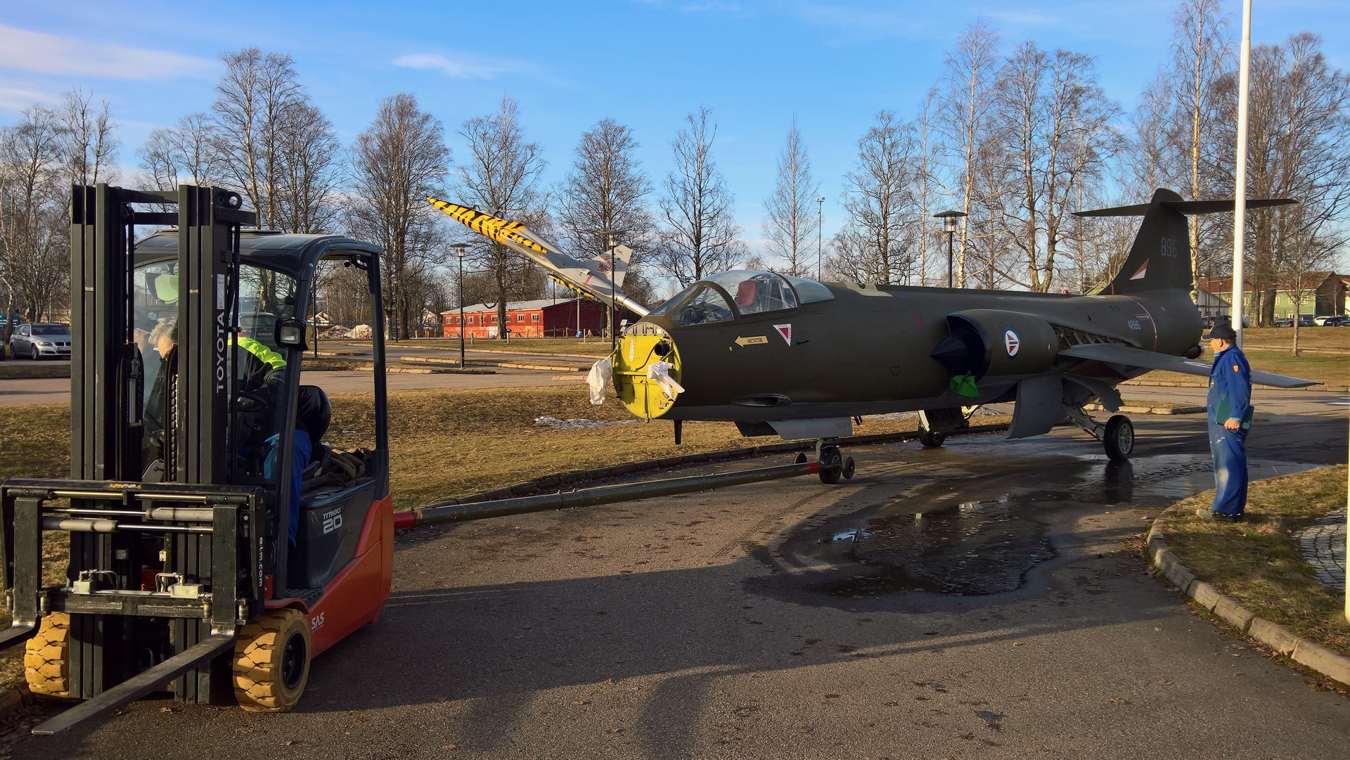 56 Flyttes til flyhallen 2 110220 Bjørn.jpeg