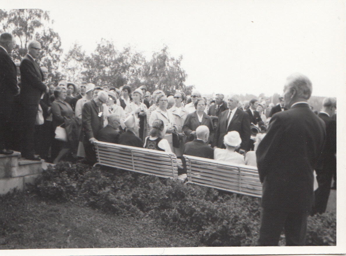 1970-03.jpg