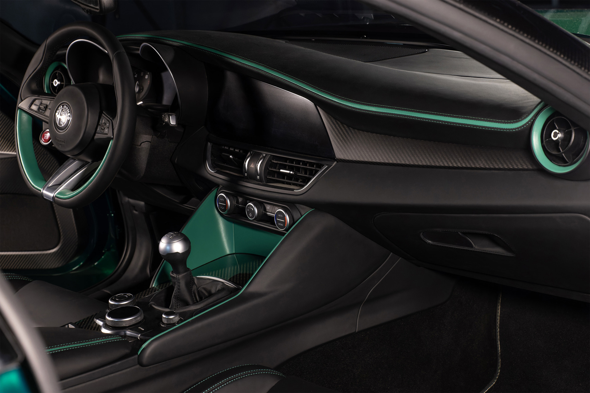 17_Alfa-Romeo_GiuliaSWB_Zagato.jpg