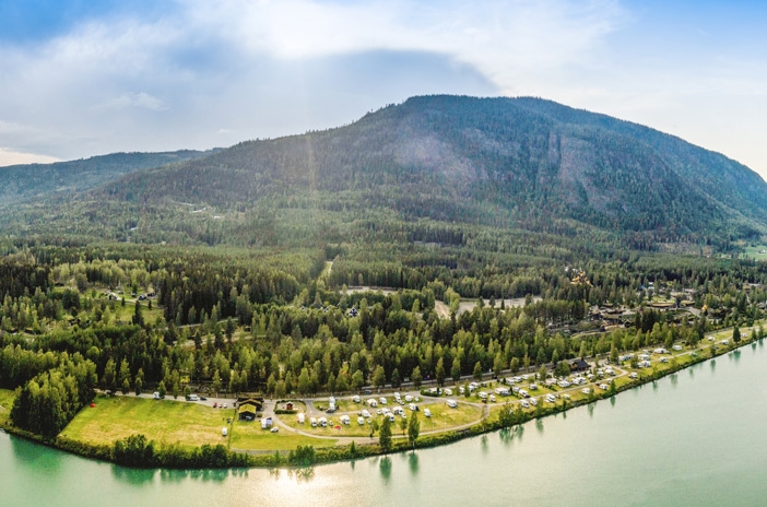 HC-2020-drone1_HunderfossenCamping-JM_1200px bekjå