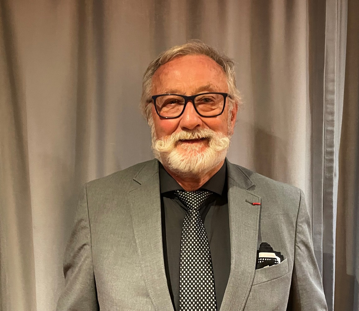 Hans Sigurd Iversen style=