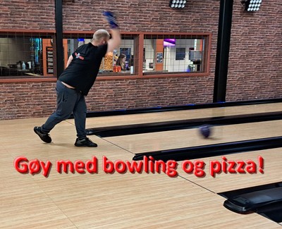 Gøy med bowling og pizza