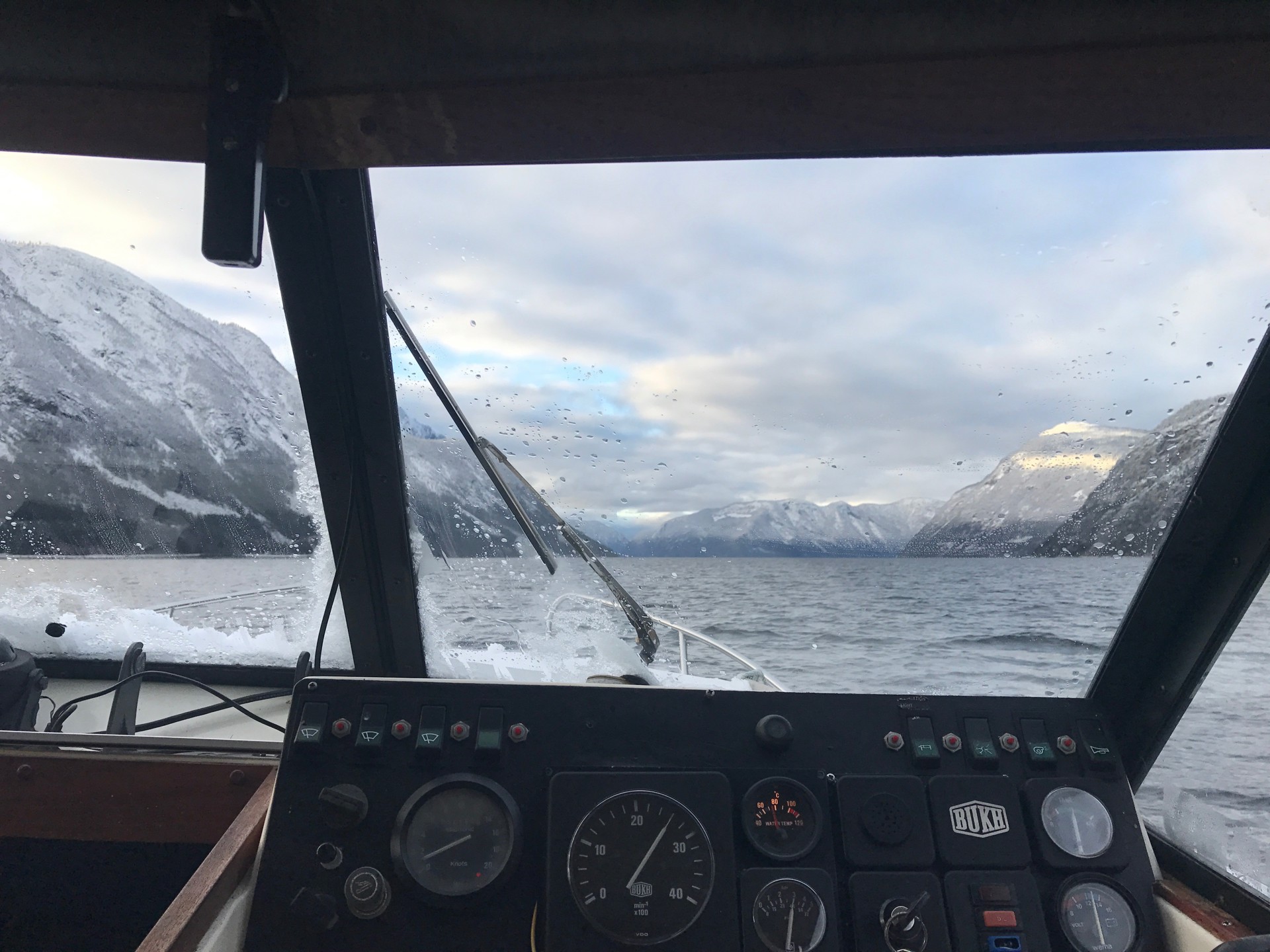 Ut fjorden_O H Kinserdal.jpg