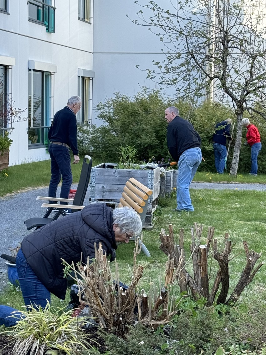 Dugnad på Blindheim Omsorgssenter