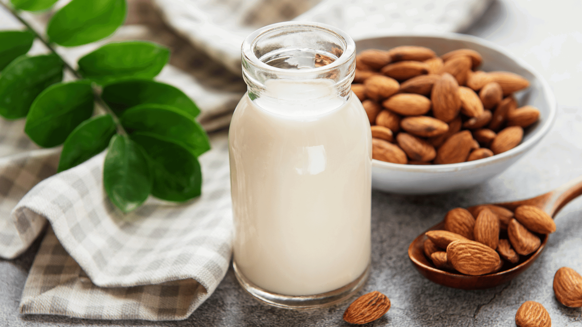 Hjemmelaget mandelmelk